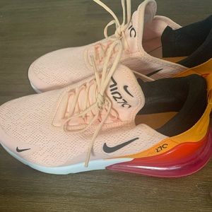 Nike Air Max 270 Womens size 10